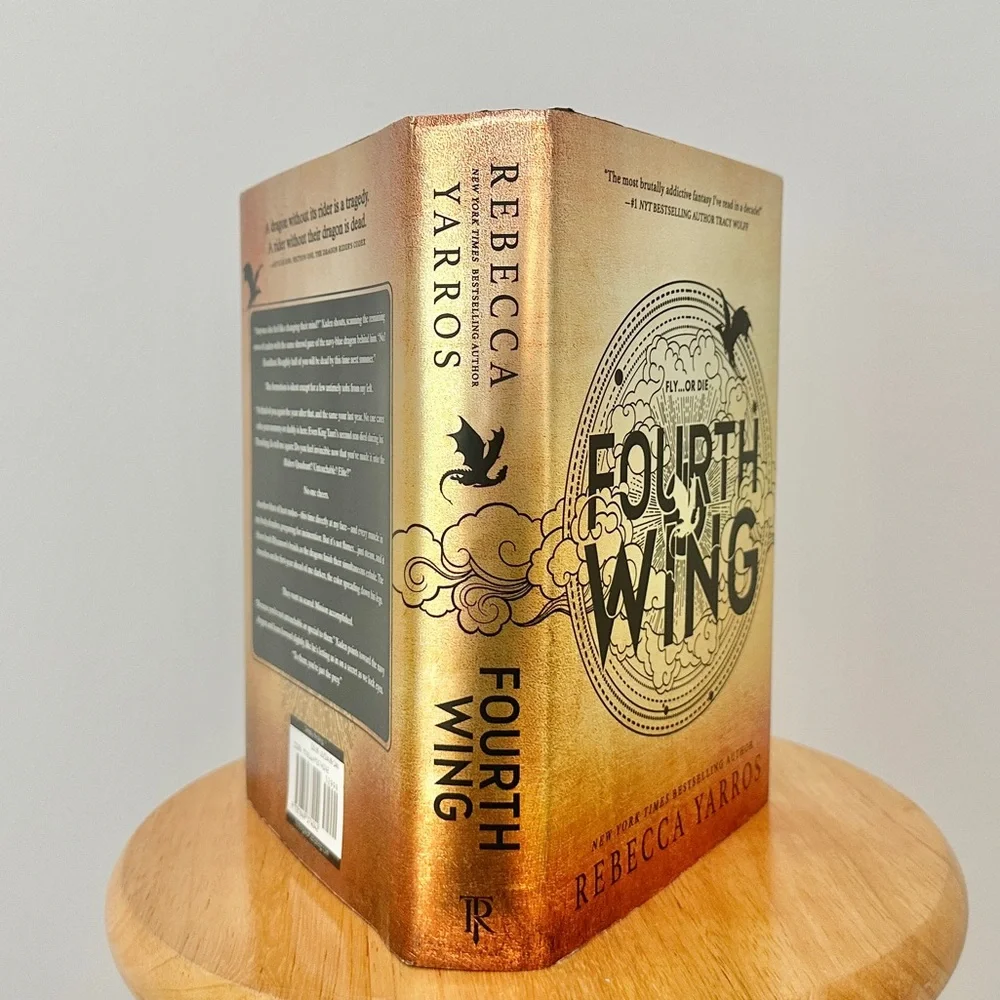 Fourth Wing Hardcover Yarros, Rebecca (The Empyrean #1) Adult Fantasy Romance - Picture 2 of 7